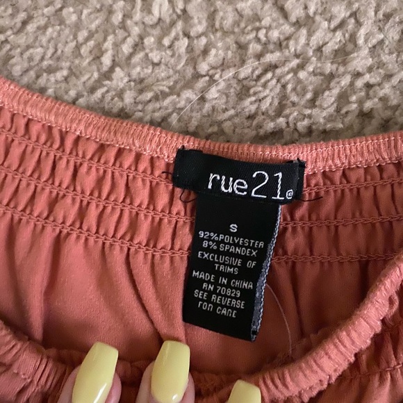 off the shoulder cinched shirt - Picture 2 of 2